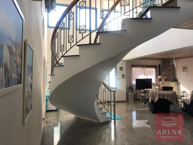 Villa in Pervolia for Rent – photo 12