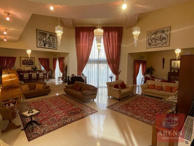 detachedHouse-9-4-bed-house-in-Sotiros-6363.jpg