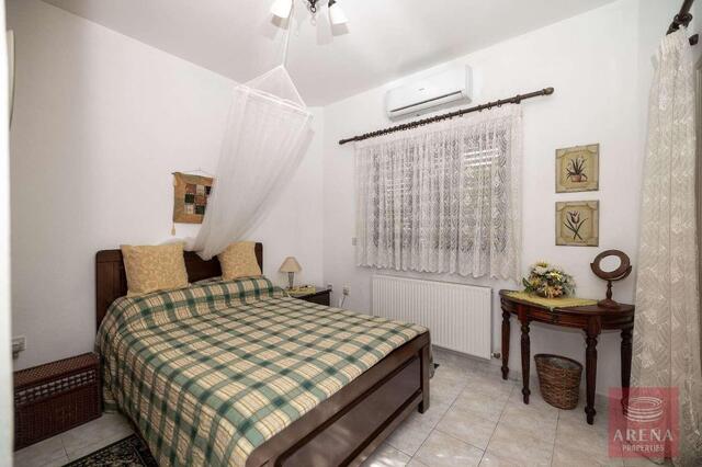 4-Bedroom Villa in the Pernera Area of Protaras – photo 17