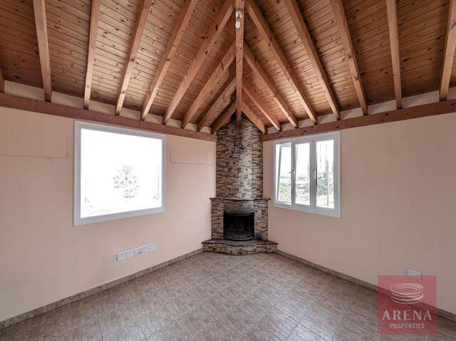 Spacious 3-Bed Detached Home in Ormideia – photo 4