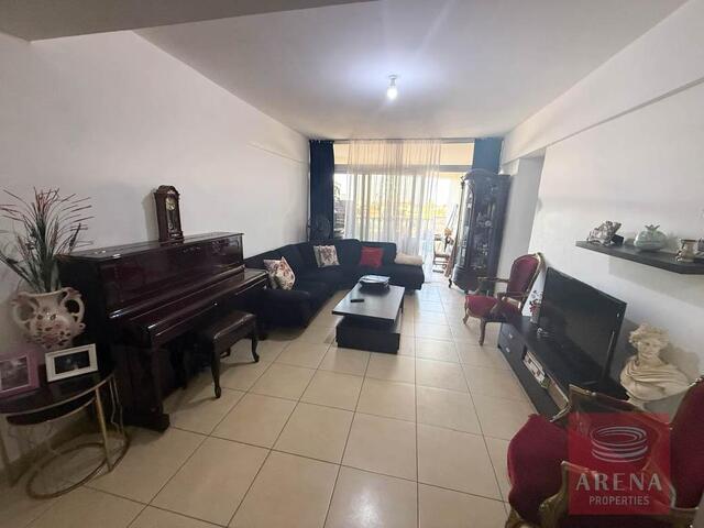 apartment-69fde98bc7801.jpg