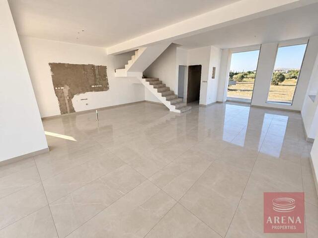 3 Bed Villa in Livadia – photo 2