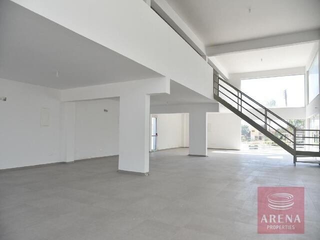 realEstateForBusiness-69a86c443e19c.jpg