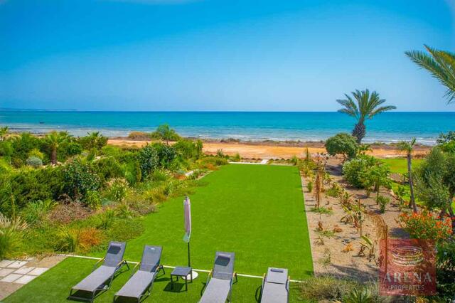 Luxury 5-Bedroom Seafront Villa in Ayia Thekla – photo 26