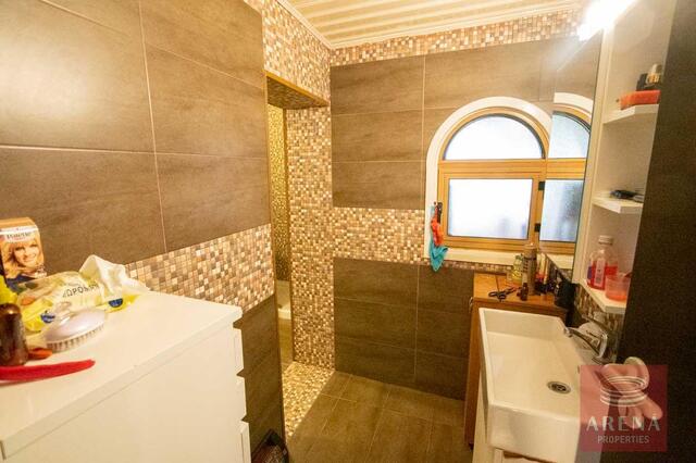 detachedHouse-30-5-bed-villa-in-Pervolia-6045.jpg