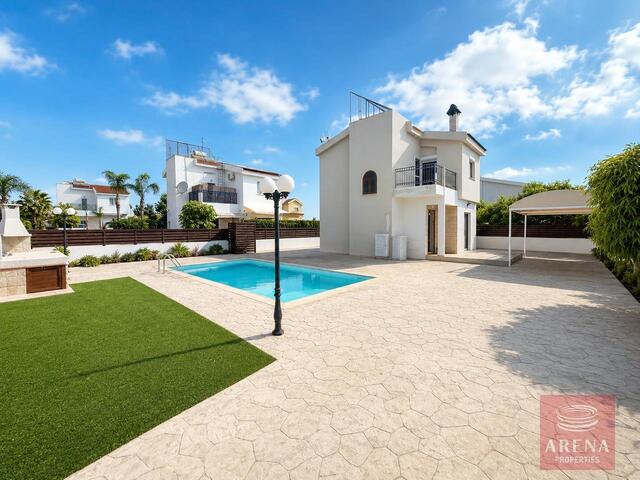 Beautiful 2-Bedroom Villa with Private Swimming Pool in Ayia Thekla – photo 2