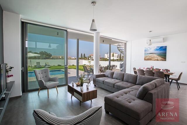 detachedHouse-11-villa-ayia-napa-5282.jpg