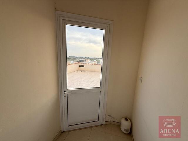 2 Bedrooms Apartment in Kiti – photo 17