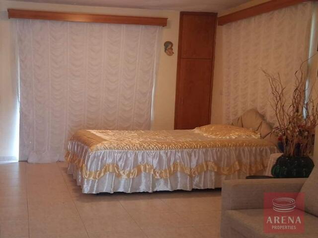 detachedHouse-6a61cc3ad8cb4.jpg