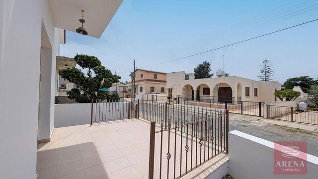 3 Bedroom Semi-Detached Villa in Aradippou – photo 2