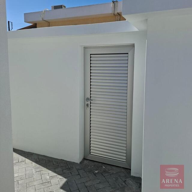 3 Bedroom Bungalow for sale in Agios Nicolaos - Fully Renovated – photo 9