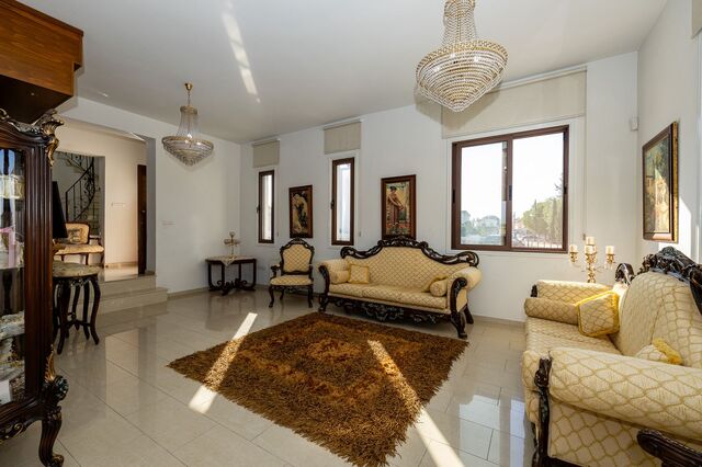detachedHouse-26-5-bed-villa-kiti-10152.jpg