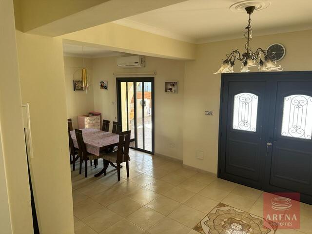 detachedHouse-9-3-bed-villa-inFrenaros-7948.jpg