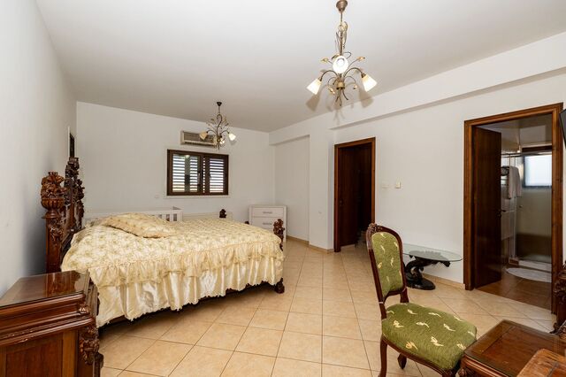 detachedHouse-33-5-bed-villa-kiti-10152.jpeg