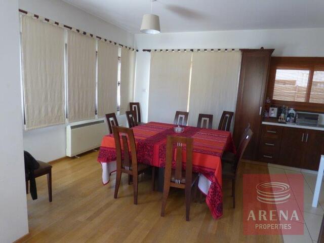 detachedHouse-10-5-BED-HOUSE-IN-ARADIPPOU-6180.jpg