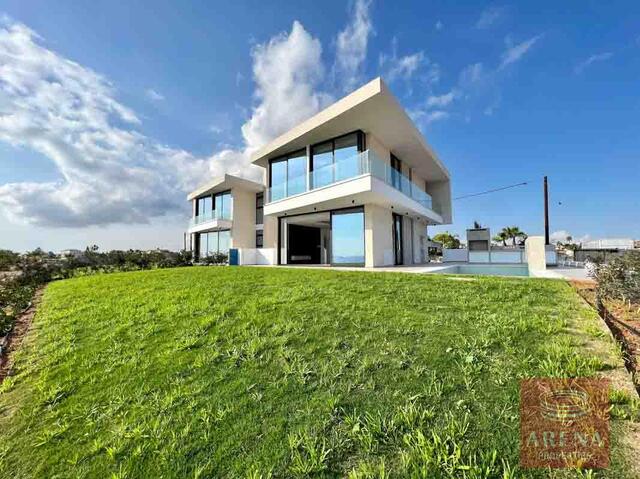 detachedHouse-2-1-luxury-villa-in-ayia-thekla-6154.jpeg