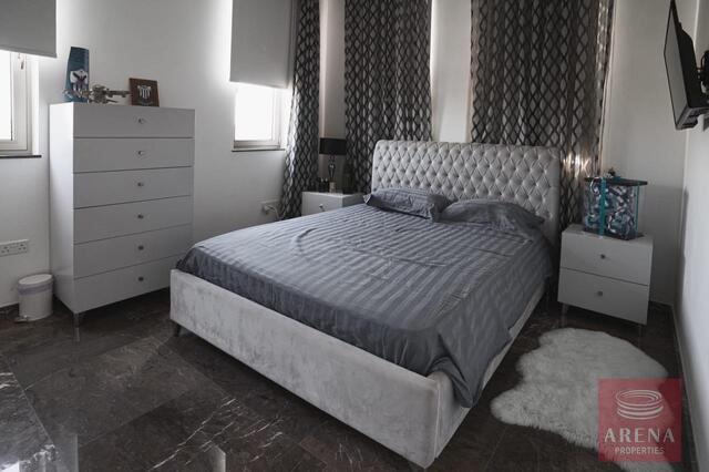 detachedHouse-69aab23e8c7b4-1.jpg