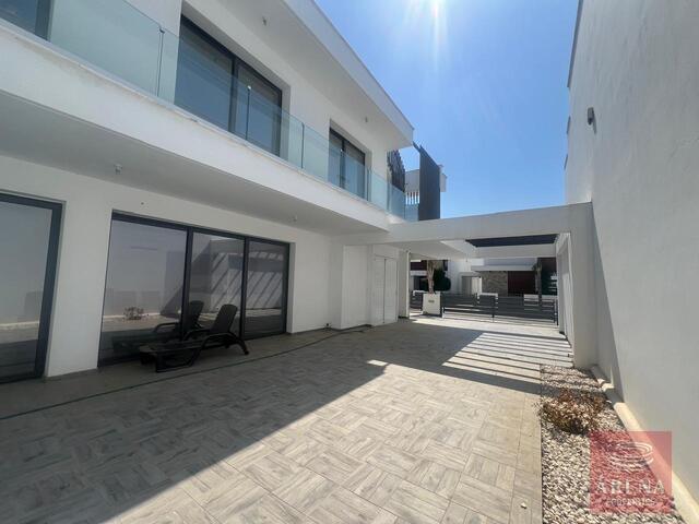 detachedHouse-3-VILLA-IN-DEKELIA-8336.jpg
