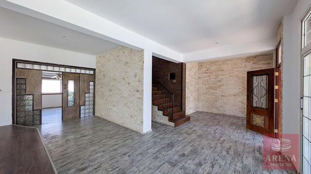 detachedHouse-6a3d67c8af23d-1.jpg