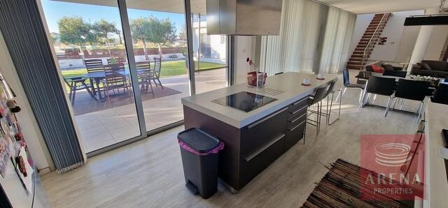 bungalow-69c15379a330a.jpg