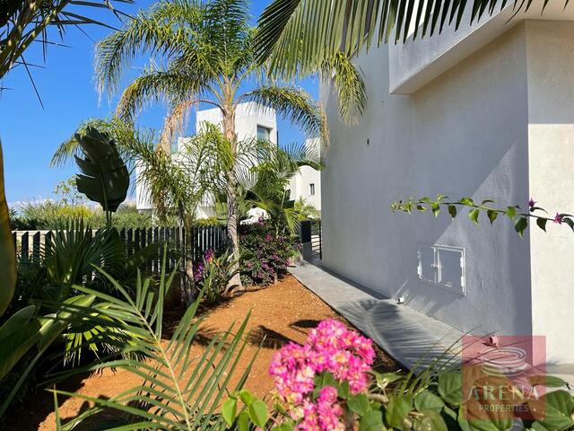 detachedHouse-4-3-BED-NEW-VILLA-IN-AYIA-TRIADA-6518.jpeg