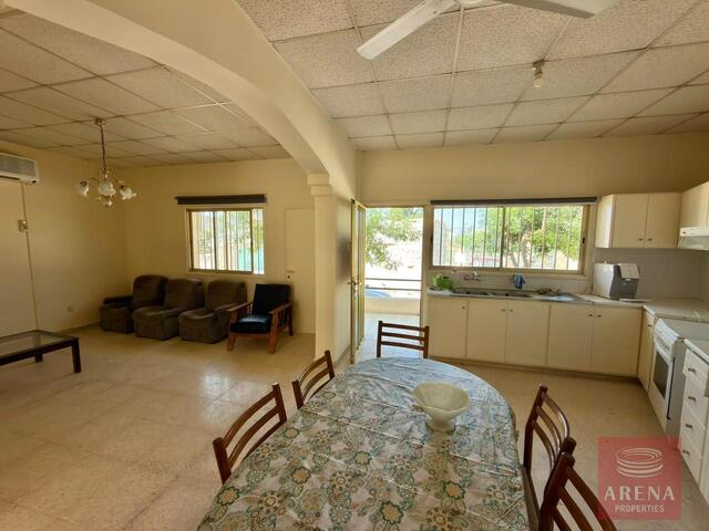 bungalow-6a632b4b82ede-1.jpg