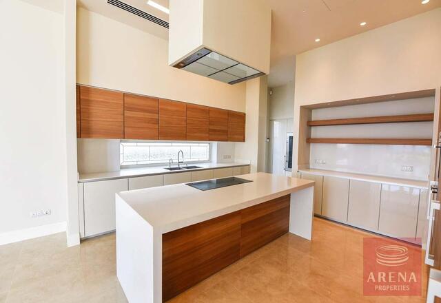 6 Bed Villa in Pervolia – photo 10