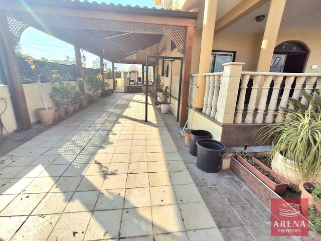 detachedHouse-21-5-BED-VILLA-LIVADIA-9182-6.jpg