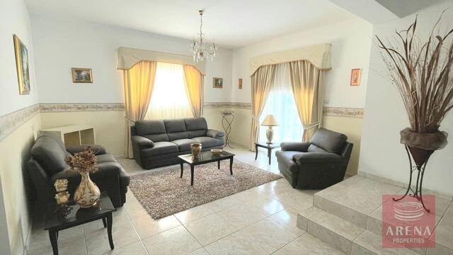 detachedHouse-13-VILLA-IN-ANAFOTIDA-9094.jpg