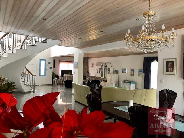 Villa in Pervolia for Rent – photo 25