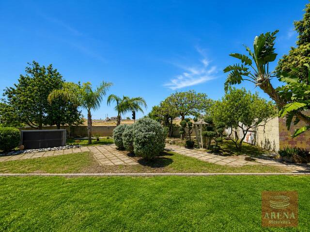 detachedHouse-6a26ac81241ef.jpg