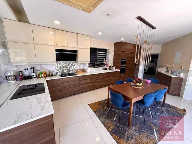 detachedHouse-6a21831fb2e49-1.jpg