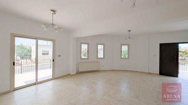3 Bedroom Semi-Detached Villa in Aradippou – photo 6