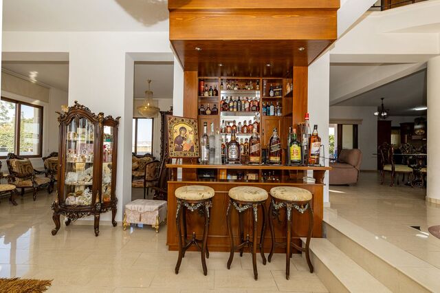 detachedHouse-28-5-bed-villa-kiti-10152.jpg
