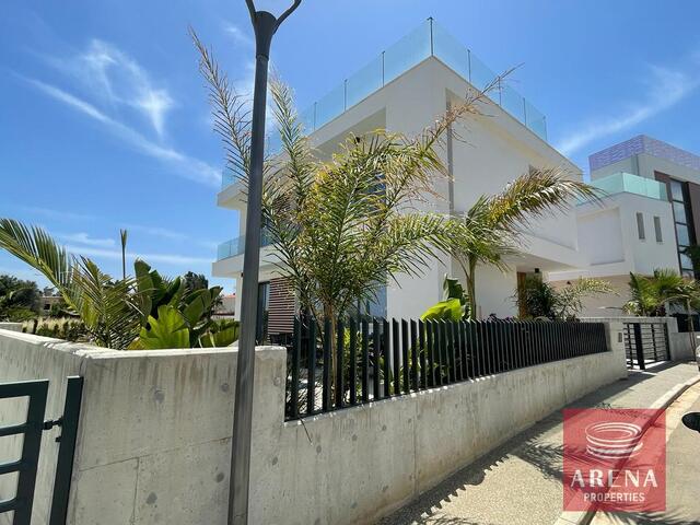detachedHouse-2-villa-in-ayia-triada-5628-2.jpg