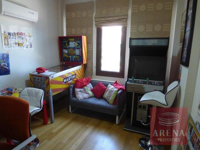 detachedHouse-16-5-BED-HOUSE-IN-ARADIPPOU-6180.jpg