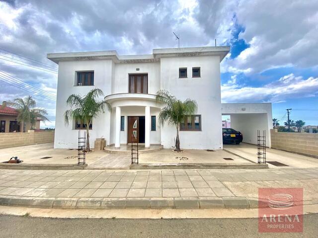 detachedHouse-1-4-bed-villa-for-sale-in-vrysoulles-6881.jpeg
