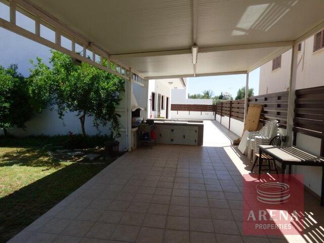 detachedHouse-3-5-BED-HOUSE-IN-ARADIPPOU-6180.jpg
