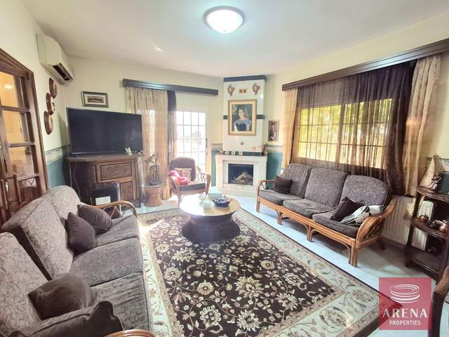 detachedHouse-7-5-BED-VILLA-LIVADIA-9182-6.jpg