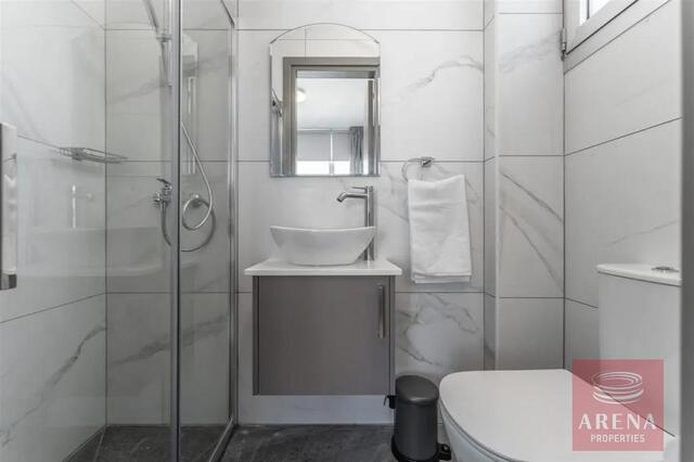 detachedHouse-6a3e7d5f72044.jpg