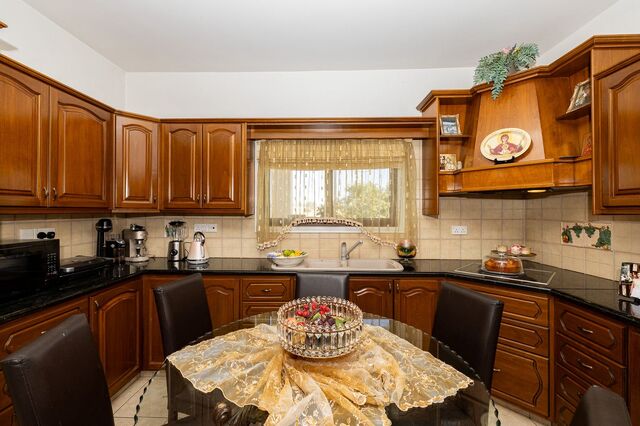 detachedHouse-23-5-bed-villa-kiti-10152.jpg