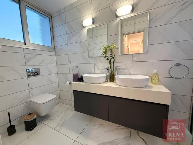detachedHouse-69ca52ddd7a43.jpg
