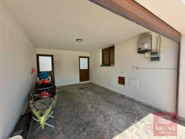 detachedHouse-6a6c7e6e5f83e.jpg