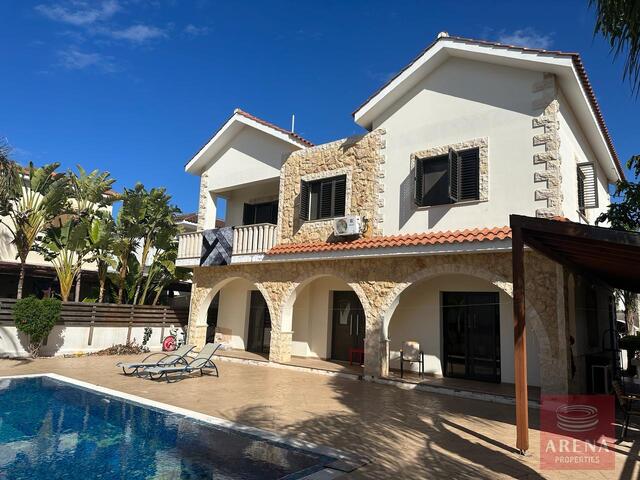 detachedHouse-1-3-bed-villa-inFrenaros-7948.jpeg