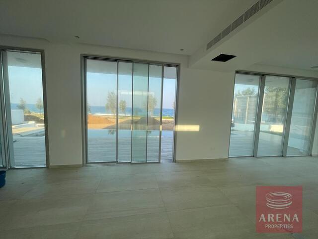 detachedHouse-34-SEAFRONT-VILLA-IN-AYIA-TRIADA-6597.jpeg