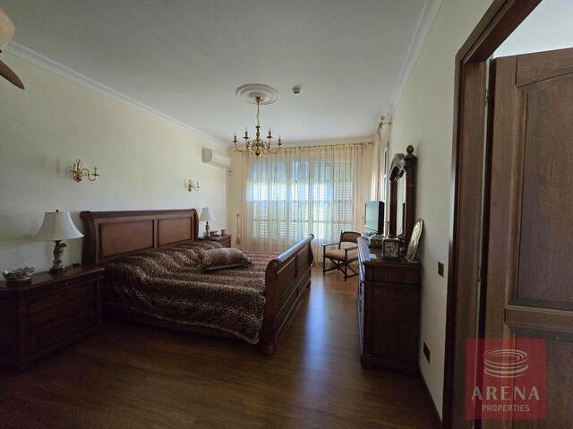 detachedHouse-12-4-BED-VILLA-CAPE-GRECO-8275-1.jpg