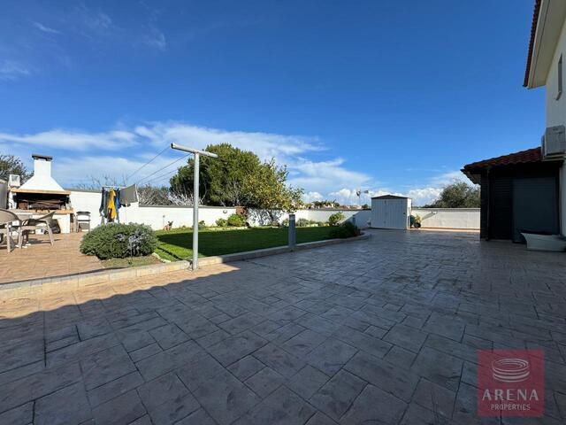 detachedHouse-6a461f6915574-5.jpg