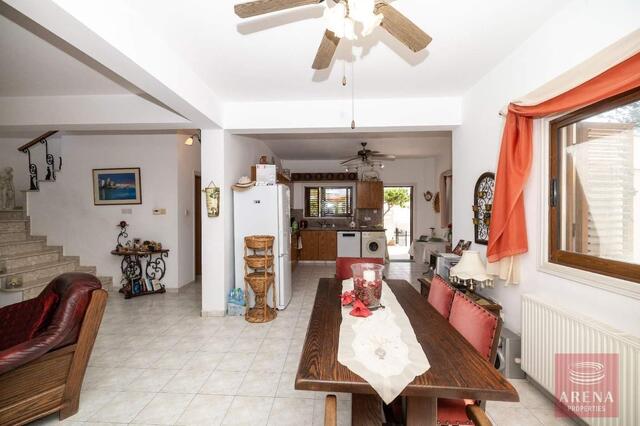 4-Bedroom Villa in the Pernera Area of Protaras – photo 9