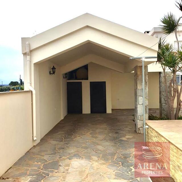 6 Bed Villa in Achna – photo 3