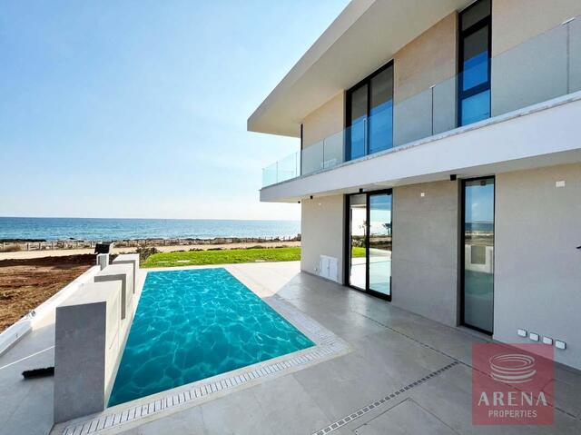 detachedHouse-1-1-luxury-villa-in-ayia-thekla-6154.jpeg